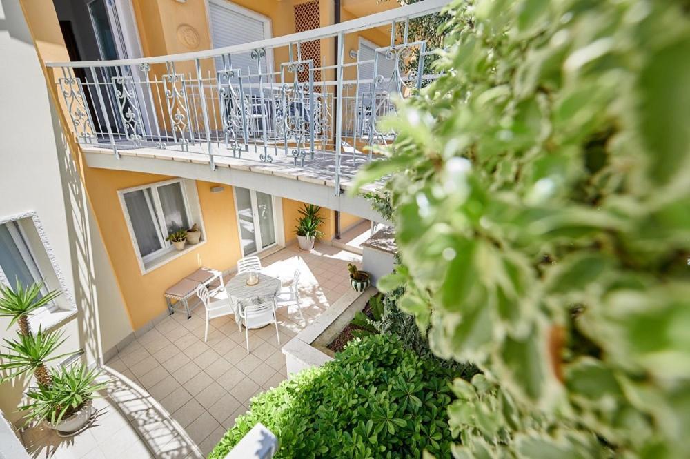 مالتشيزينيه La Pervinca Apartments المظهر الخارجي الصورة